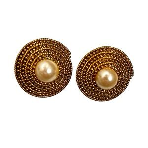 Vintage Erwin Pearl Gold Tone Pearl Clip-On Earrings